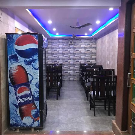 Golden Lodge Varanasi Bagian luar foto