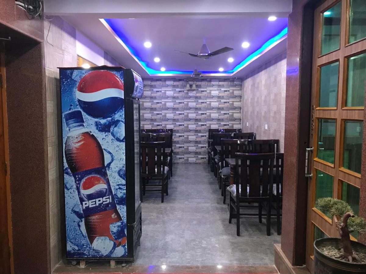 Golden Lodge Varanasi Bagian luar foto