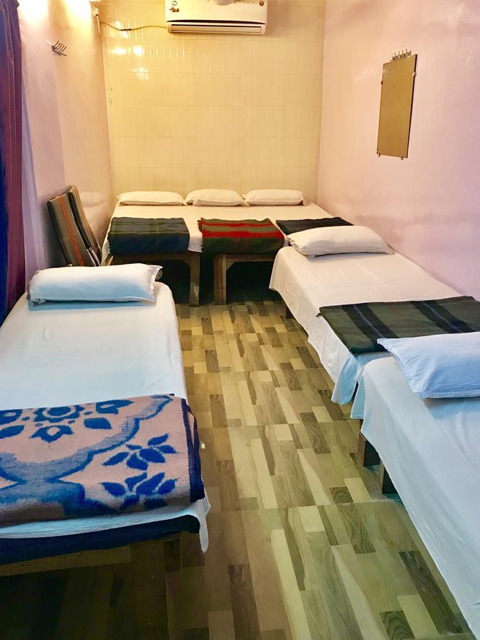 Golden Lodge Varanasi Bagian luar foto